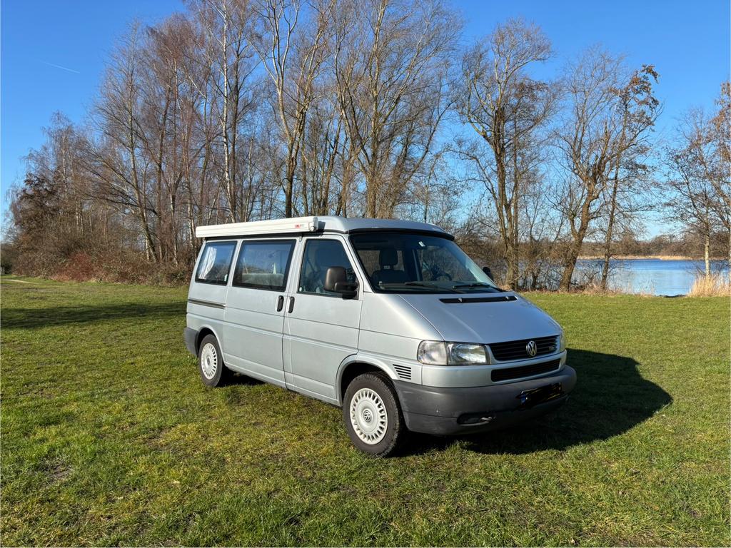 Prachtige VW T4 2.5 TDI (2003) apk tot april 2027, Caravans en Kamperen, Campers, Buscamper of Camperbus, Koelkast, Volkswagen