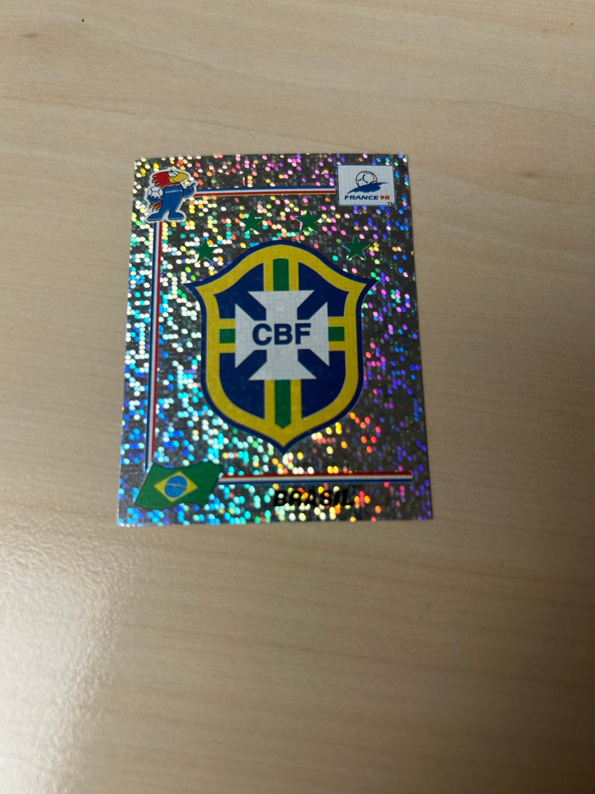 Panini France 98 WK Voetbal Embleem Brazilië Sticker, Ophalen of Verzenden, Zo goed als nieuw, Sticker