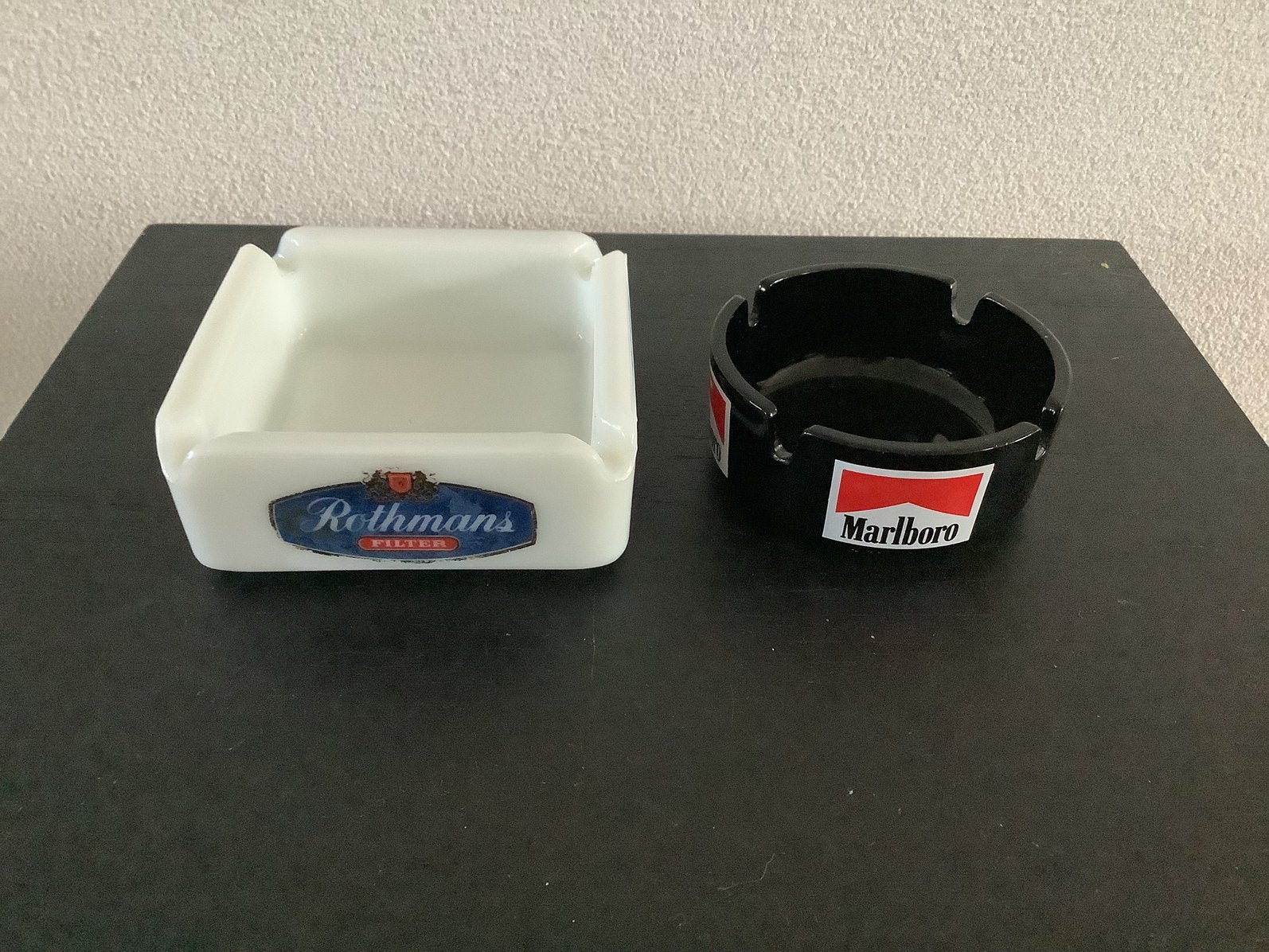 Marlboro en Rothmans asbak, Ophalen of Verzenden, Zo goed als nieuw, Gebruiksvoorwerp