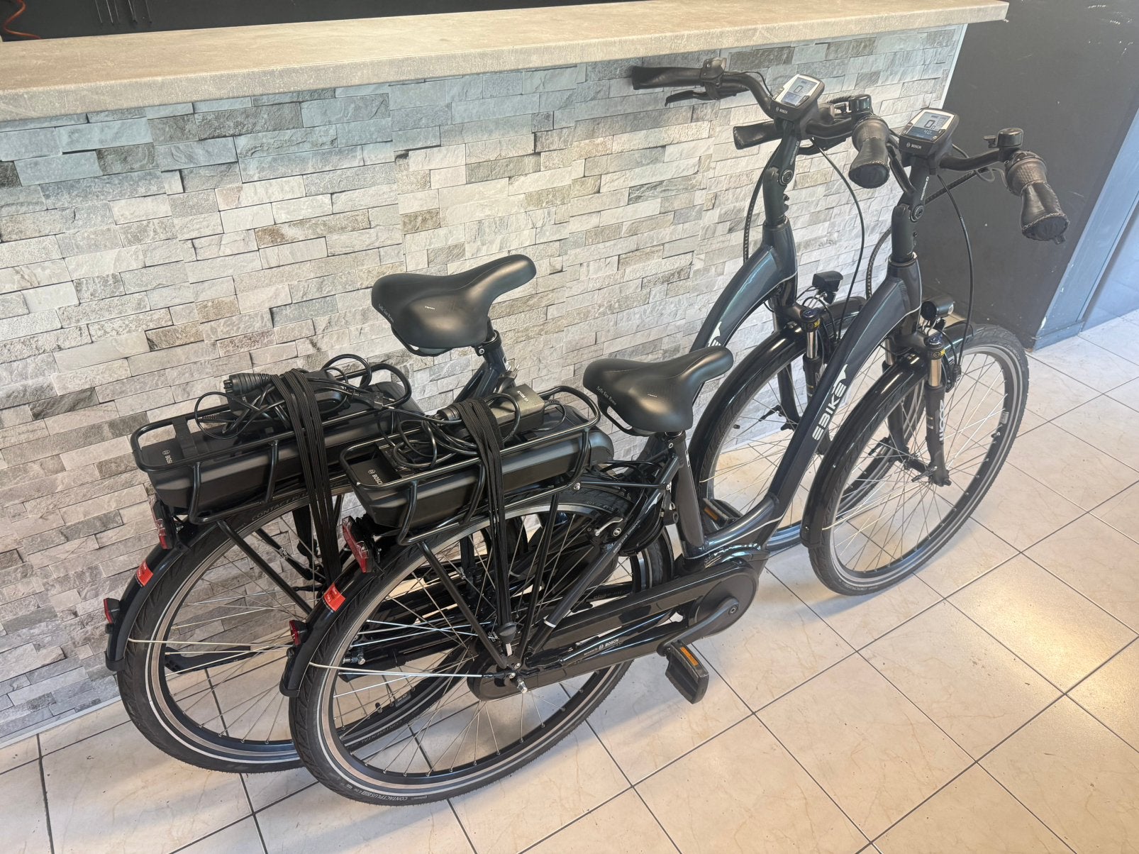 NIEUWSTAAT SET E-Bikes TOTAAL 1337km - 2365km. D61-45cm. V7., Zo goed als nieuw, /, /, 59 cm of meer