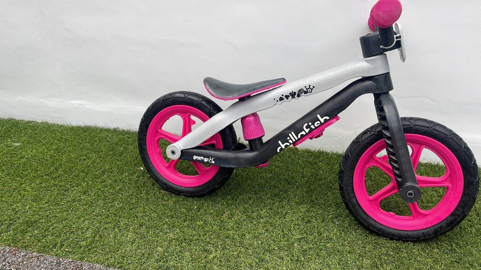 Chillafish loopfiets - Roze/Zwart, Fietsen en Brommers, Fietsen | Kinderfietsjes, Zo goed als nieuw, Minder dan 16 inch, Ophalen