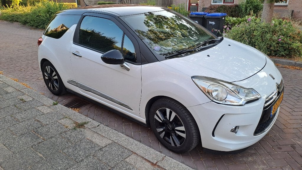 Knappe citroen ds3. Met nieuwe distrubutieriem. En apk, Voorwielaandrijving, Stof, 40 €/maand, Zwart