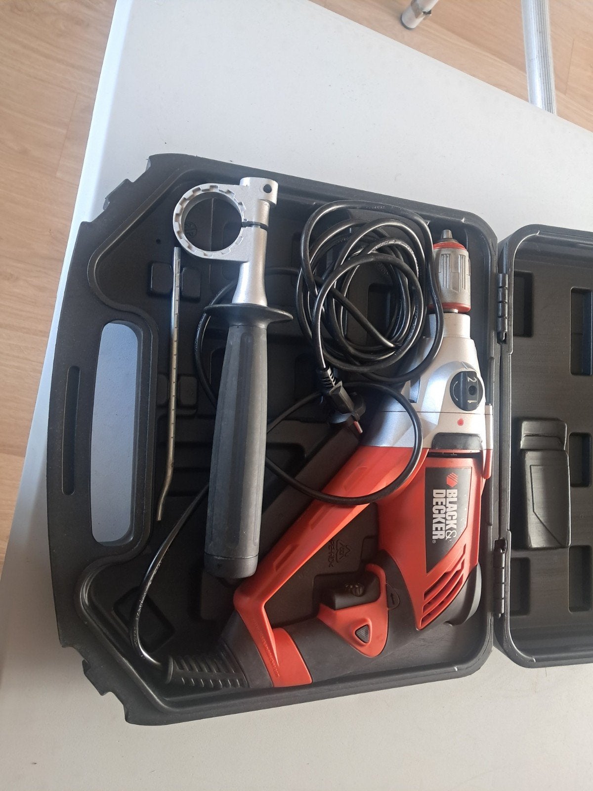 Black & Decker Boormachine in koffer, Boormachine, Variabele snelheid, Ophalen of Verzenden, Zo goed als nieuw