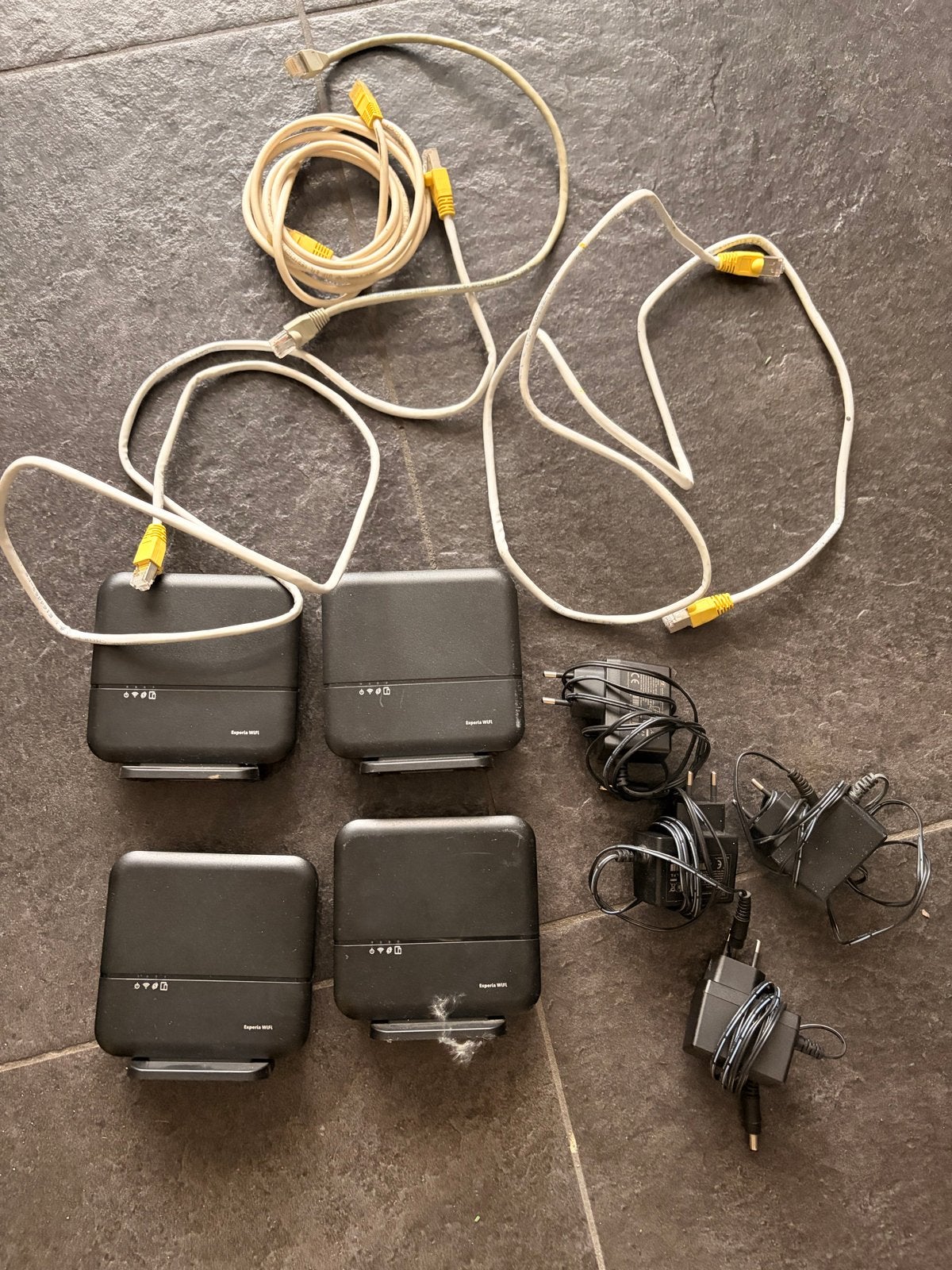 4 KPN WiFi Versterkers met adapters en kabels, Ophalen of Verzenden, Gebruikt