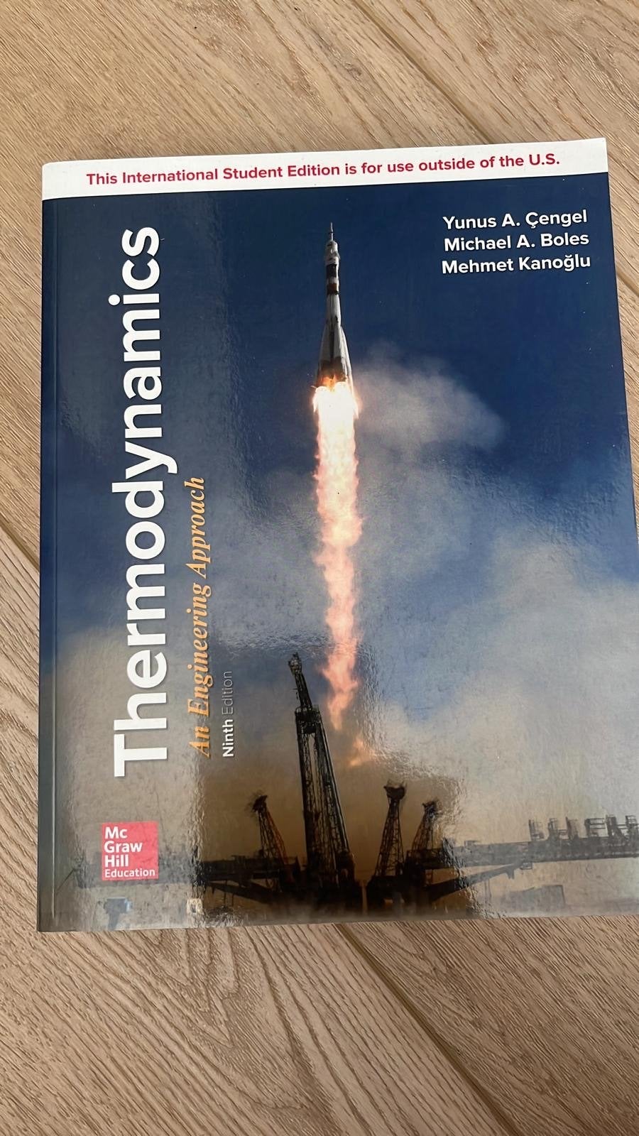 Thermodynamics: An Engineering Approach (9e) - Cengel & Bole, Boeken, Ophalen of Verzenden, Beta, Zo goed als nieuw, HBO