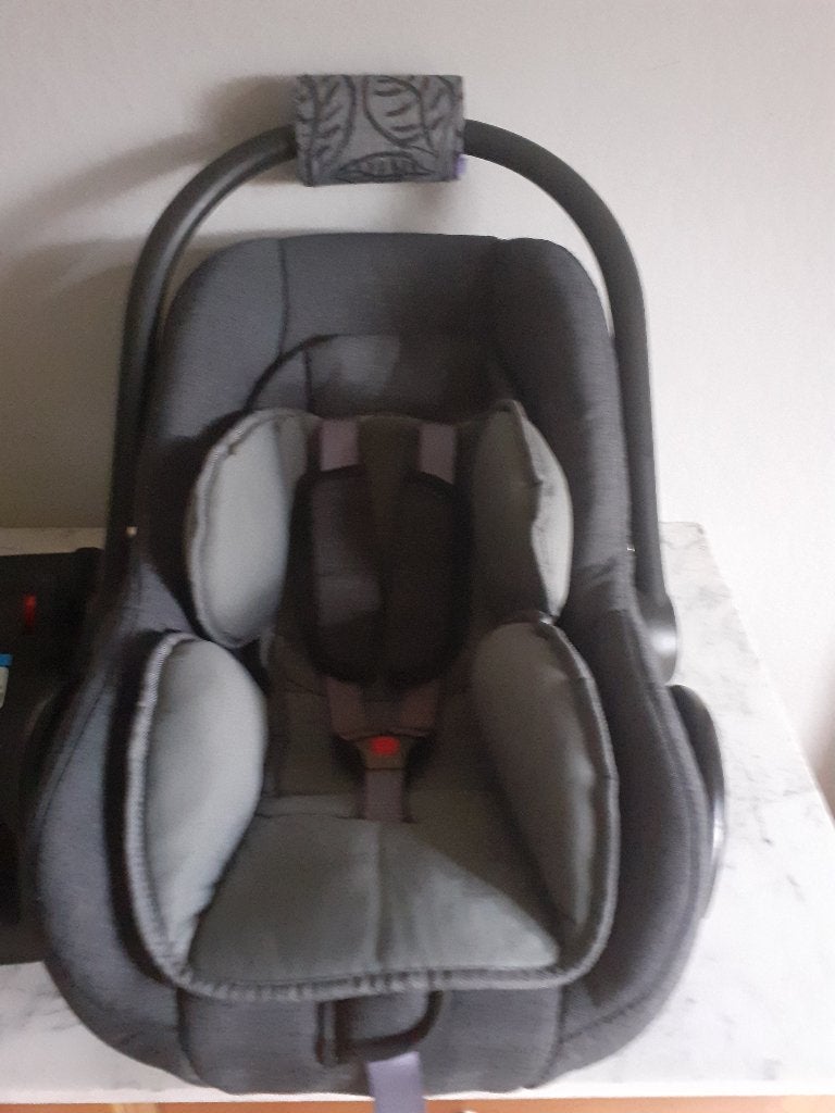 Baby Autostoeltje. RalmpEx + Axiss Fix. 0-13 Kg, Gebruikt, Isofix, 0 t/m 13 kg, Slaapstand