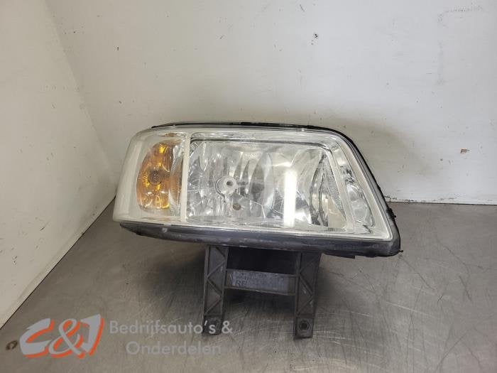 Koplamp rechts van een Volkswagen Transporter, Gebruikt, -, Volkswagen, -