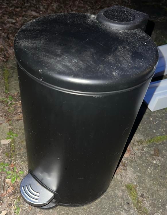 Prullenbak, Kunststof, 40 liter of meer, Ophalen of Verzenden, Zo goed als nieuw