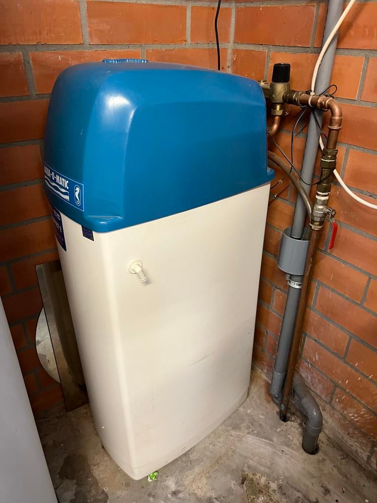 Van Marcke Aqua-O-Matic waterontharder, Ophalen of Verzenden, Gebruikt, Waterontharder met zout