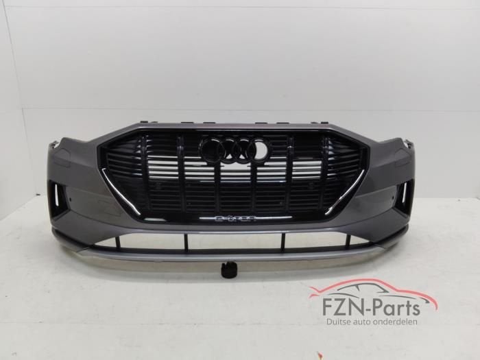 Audi E-Tron 4KE Voorbumper 6PDC KLS LZ7S, Ophalen of Verzenden, Gebruikt, Voor, Bumper