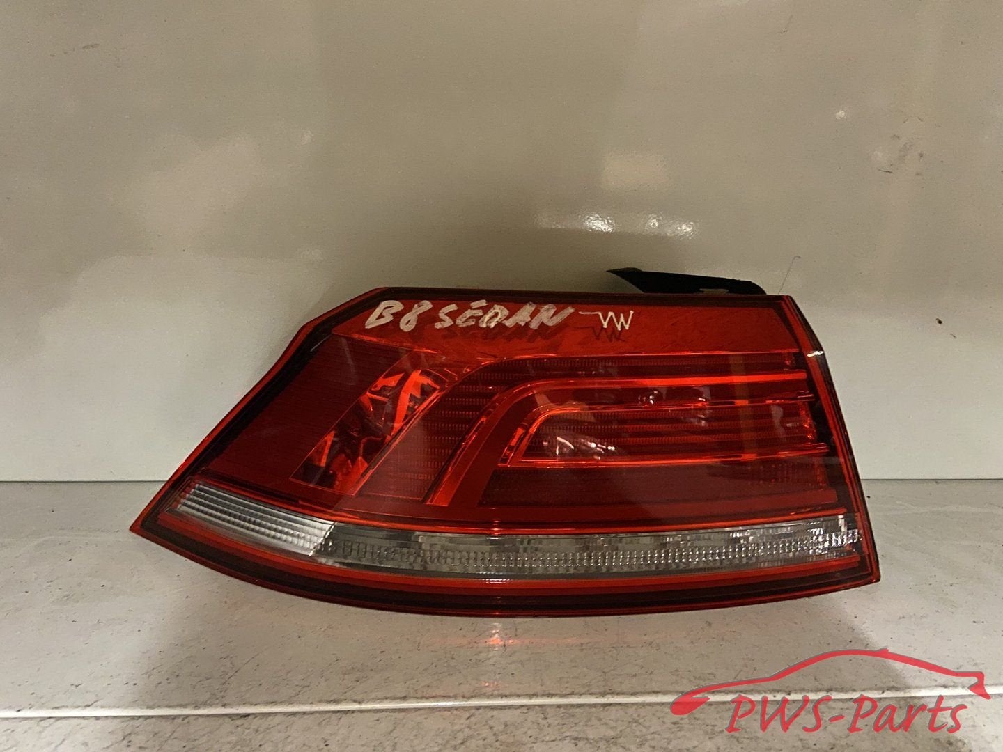 VOLKSWAGEN SEDAN PASSAT 3G B8 LED ACHTERLICHT LINKS ORIGINEE, Gebruikt, -, Volkswagen, -