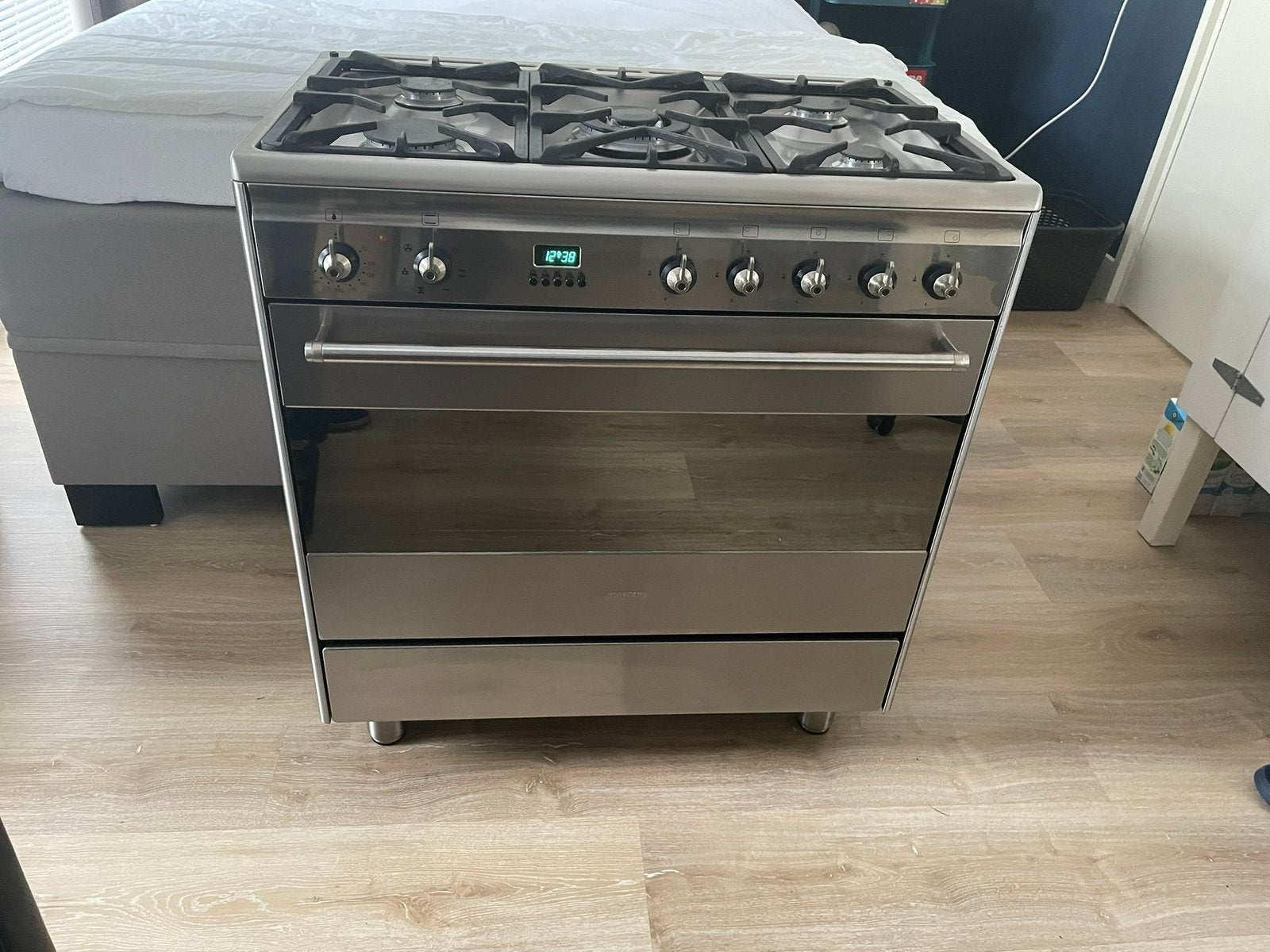 80 cm breed Smeg fornuis 5 pits wokbrander hetelucht oven, Ophalen, Hete lucht, 60 cm of meer, Zo goed als nieuw