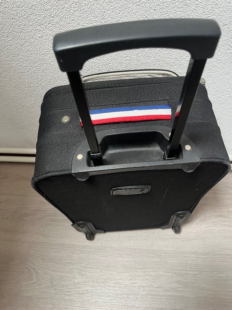 Zachte kunstof Koffer met uitschuifbaar handvat en wieltjes, Ophalen, Wieltjes, Gebruikt, 50 tot 60 cm