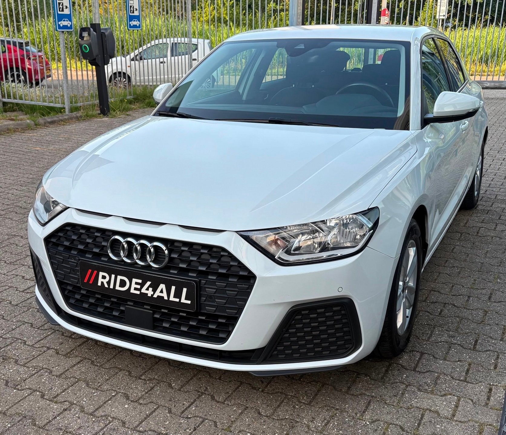 Audi A1 Sportback 25 TFSI Pro Line/NAVI/L.ASSIST/CRUISE, Voorwielaandrijving, Dealer onderhouden, Stof, 95 pk