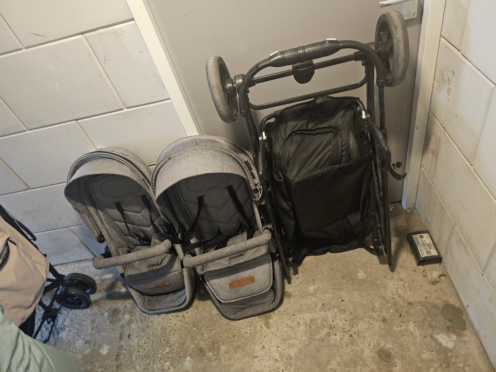 Zwarte duowagen - Ideaal voor tweelingen of broertjes/zusjes, Gebruikt, Duowagen, Ophalen, Kinderwagen