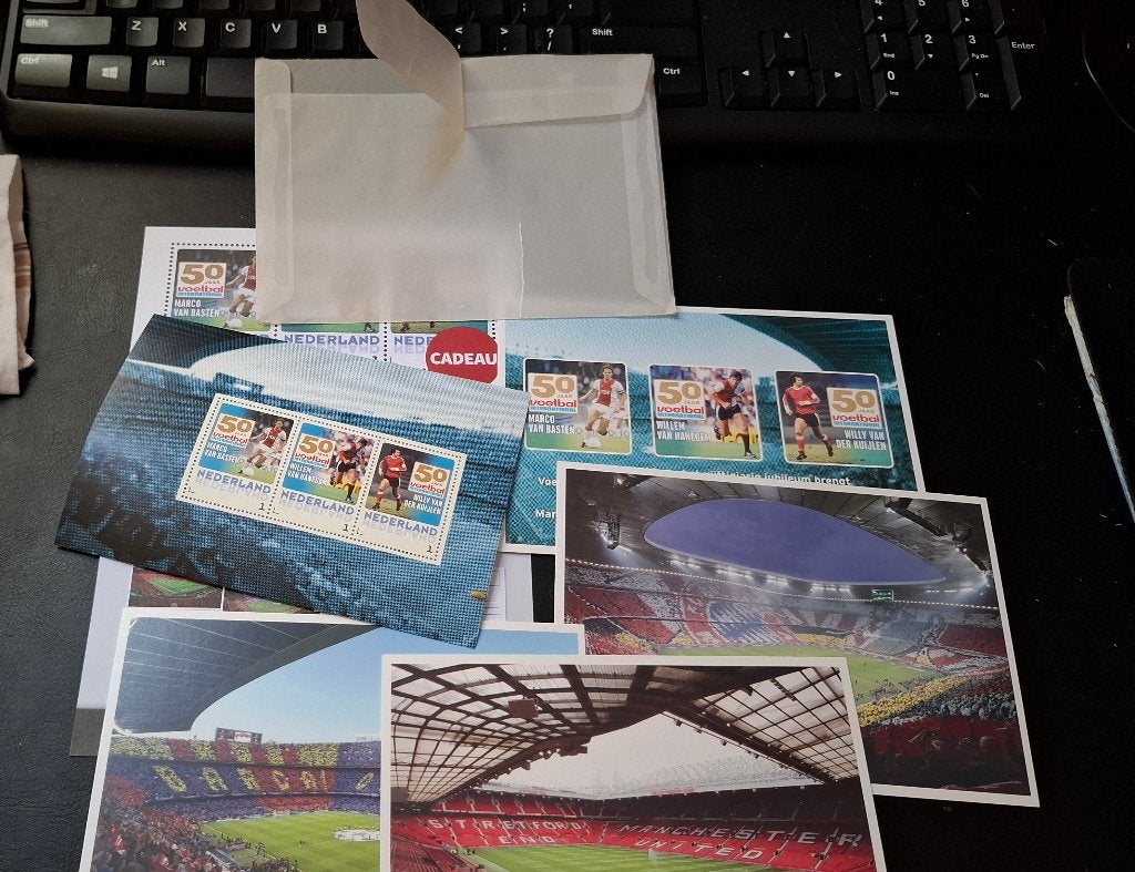 Verzamelset voetbal zegels en kaarten. Bieden., Ophalen of Verzenden, Nieuw, Buitenlandse clubs, Overige typen
