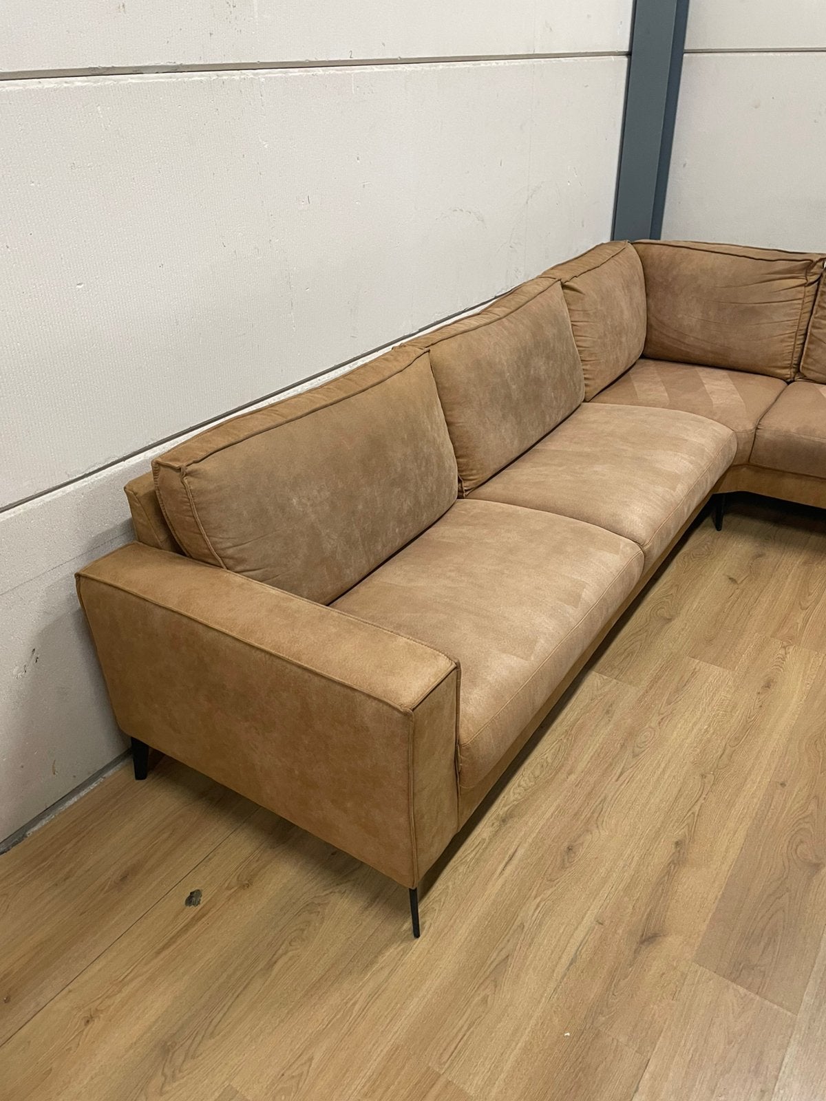 Mooie luxe suede bruine cognac hoekbank - GEREINIGD!!!, Ophalen, 250 tot 300 cm, Luxe, Hoekbank
