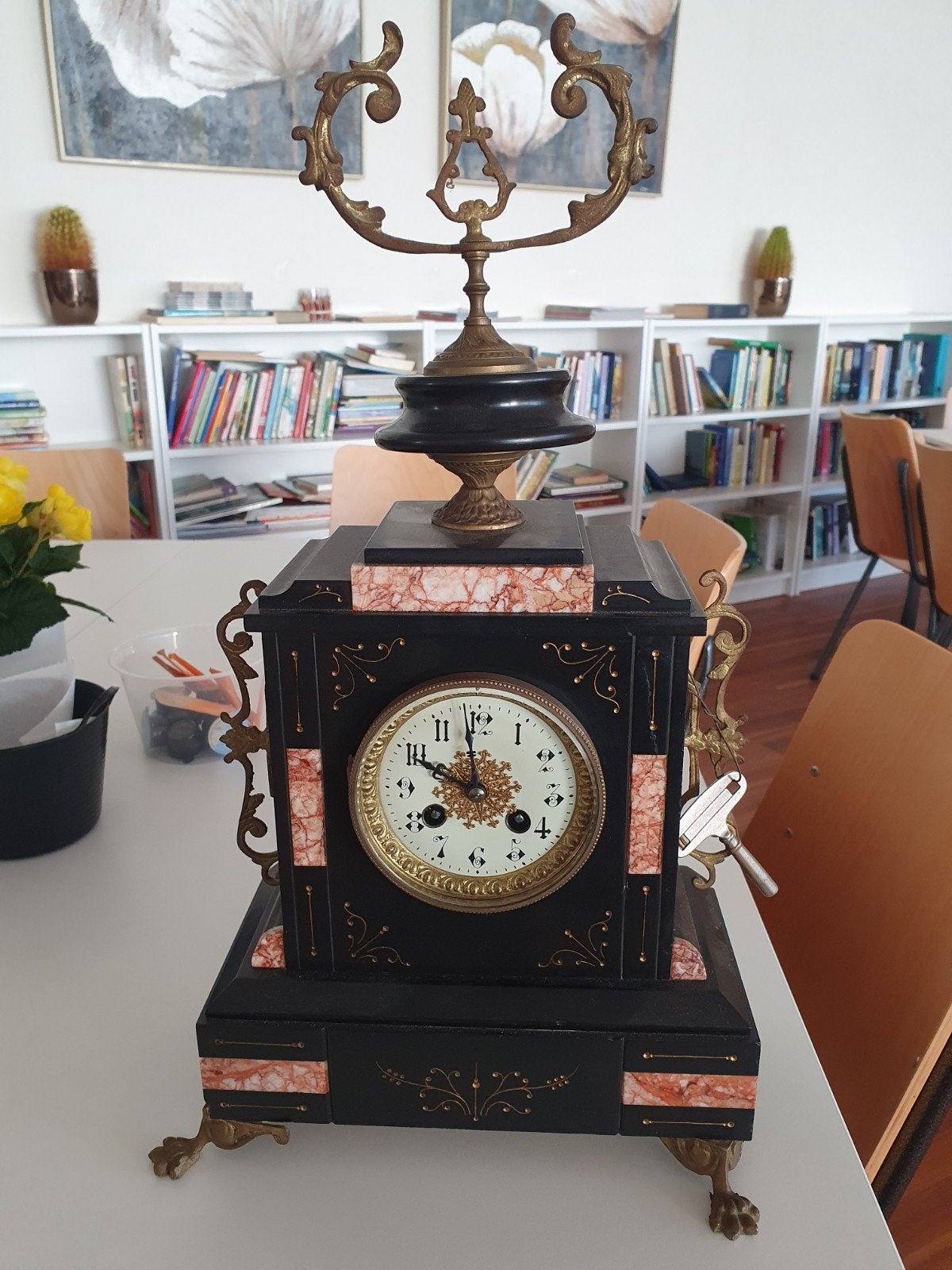 Antieke pendule met marmeren accenten, Ophalen