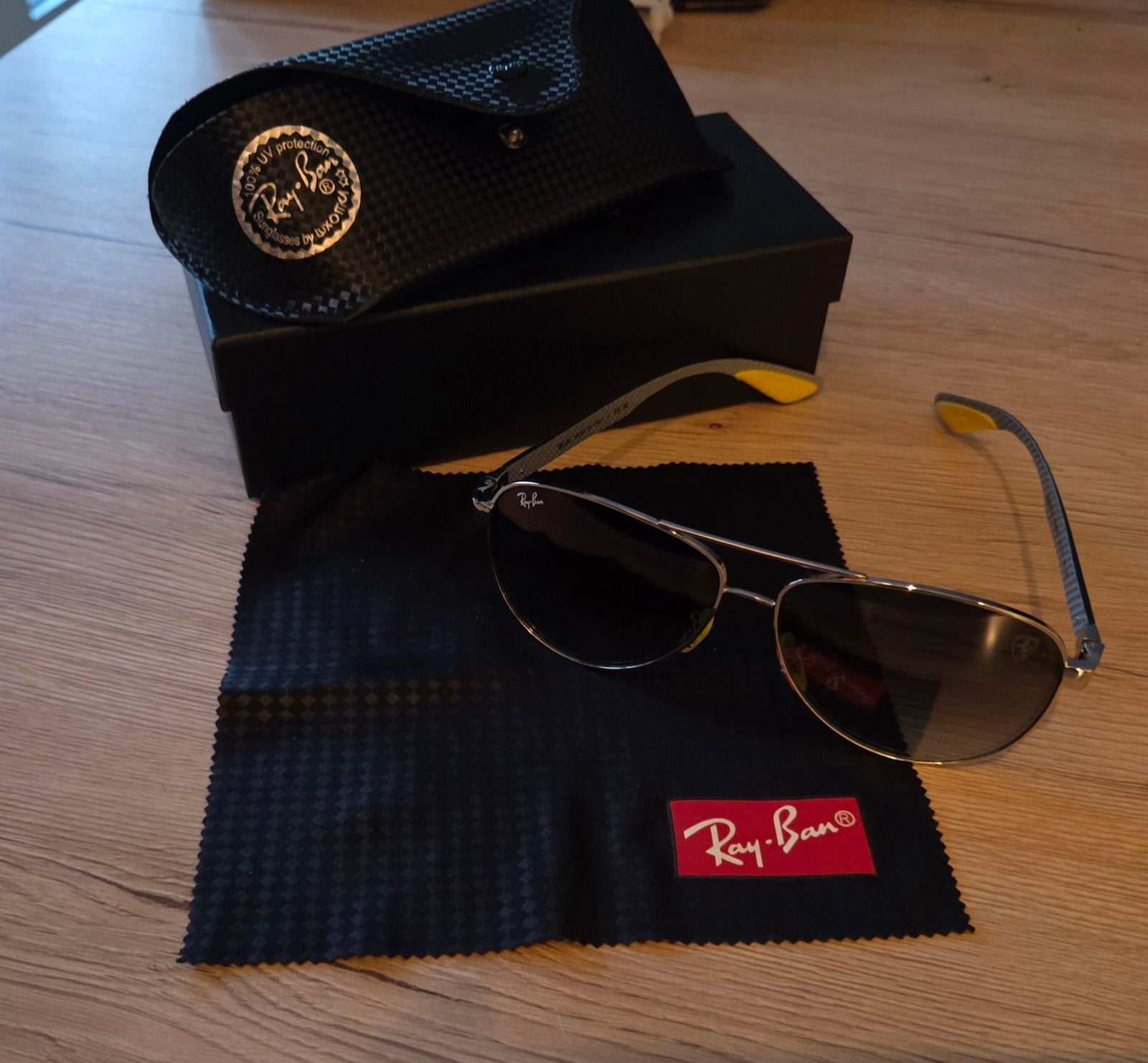 Ray-Ban zonnebril met etui en doekje, Ophalen of Verzenden