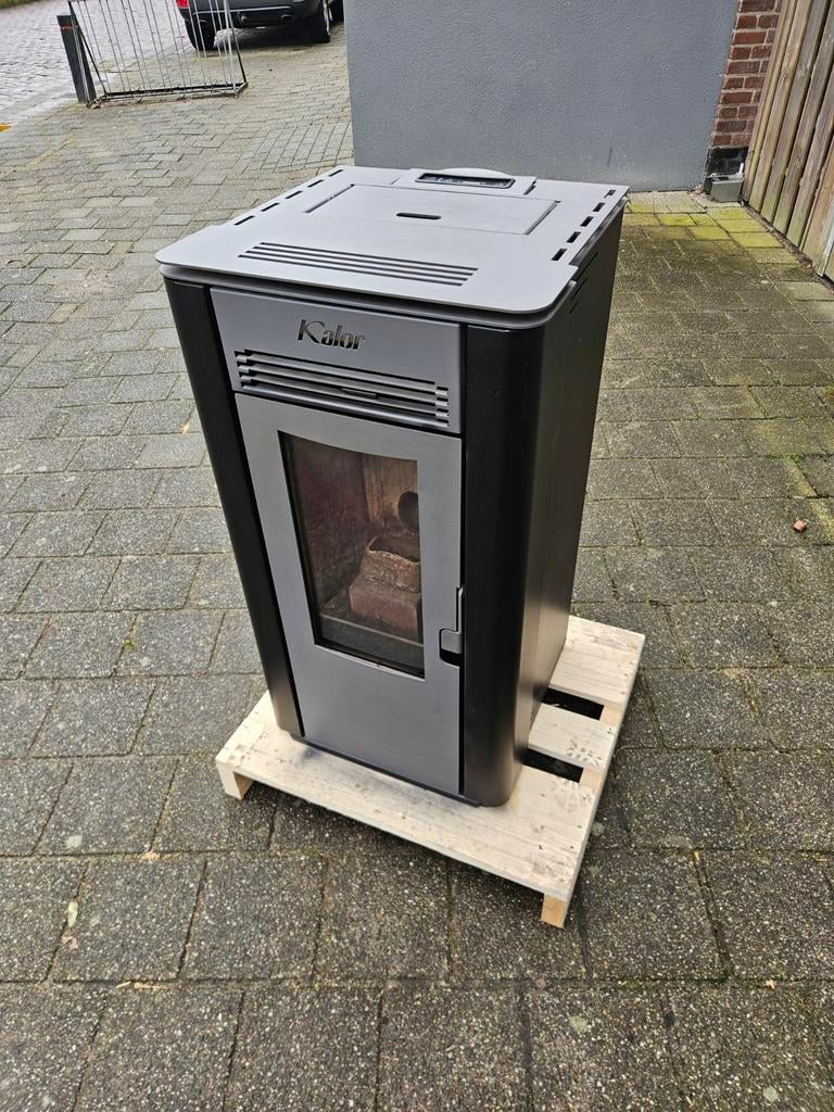 Kalor Pelletkachel - Efficiënte Verwarming, Gebruikt, Ophalen of Verzenden, Pelletkachel, Vrijstaand