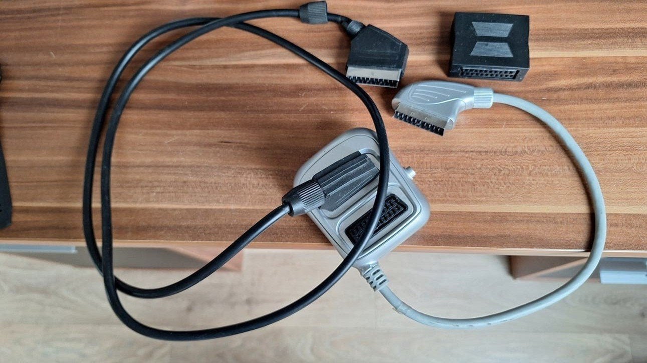 SCART schakelketting voor twee apparaten, Audio, Tv en Foto, Audiokabels en Televisiekabels, Ophalen of Verzenden, Zo goed als nieuw