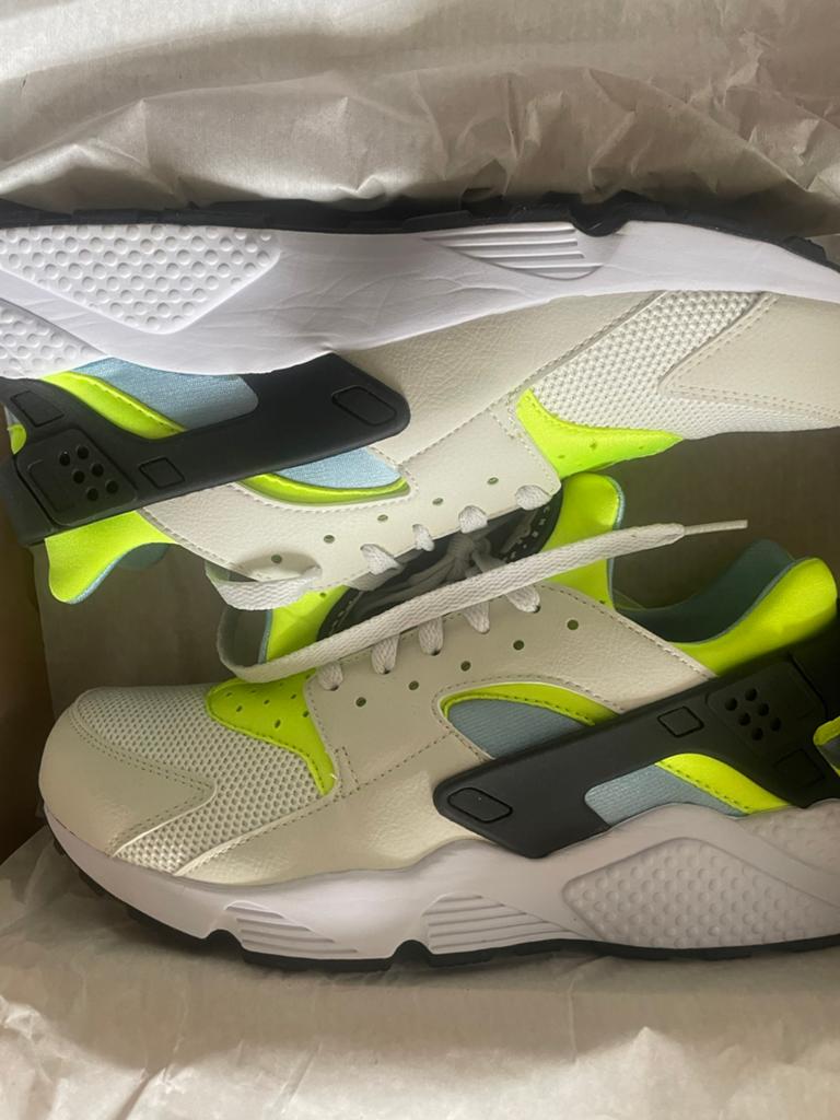 NIKE AIR HUARACHE Off White/ Barely Volt-Volt-Bluecap, Overige kleuren, Nieuw, Ophalen of Verzenden, Sneakers of Gympen