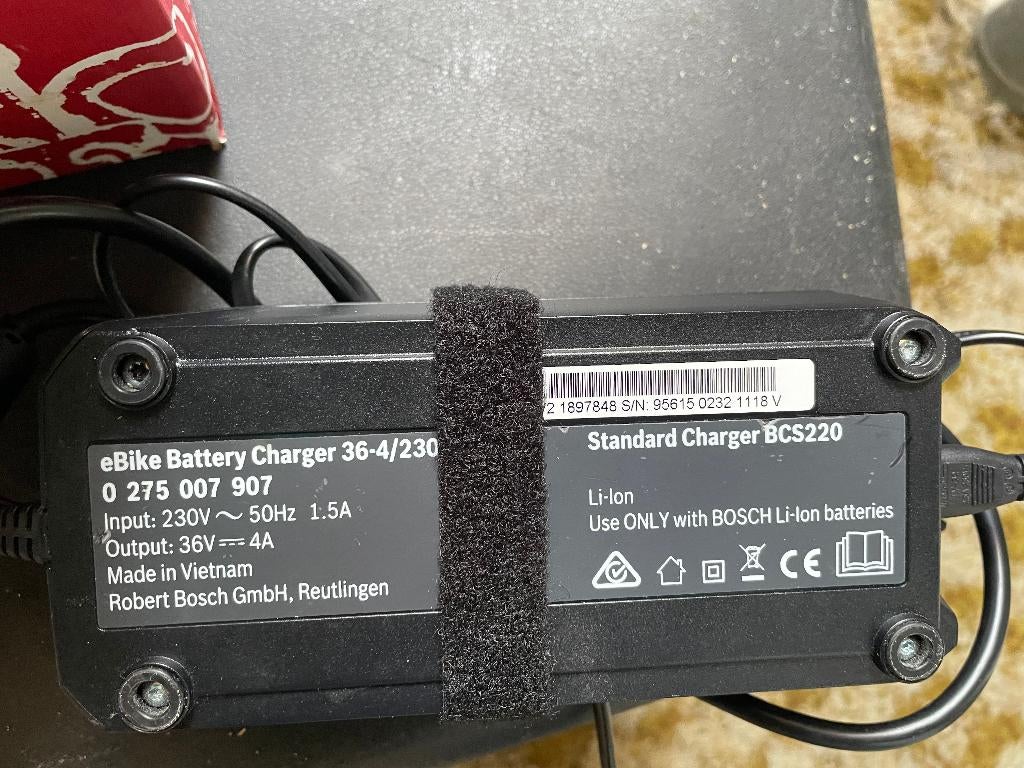 acculader bosch 4a, Ophalen, Zo goed als nieuw, Gazelle