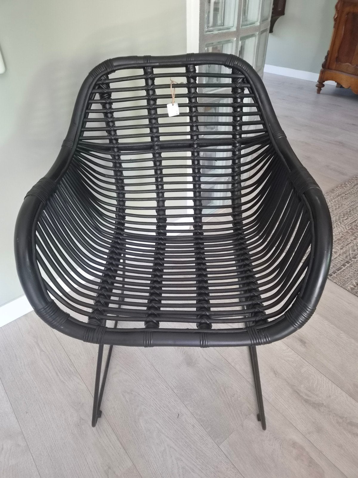 Zwarte rotan stoel met ijzeren onderstel, Ophalen, Zwart, Zo goed als nieuw, Eén