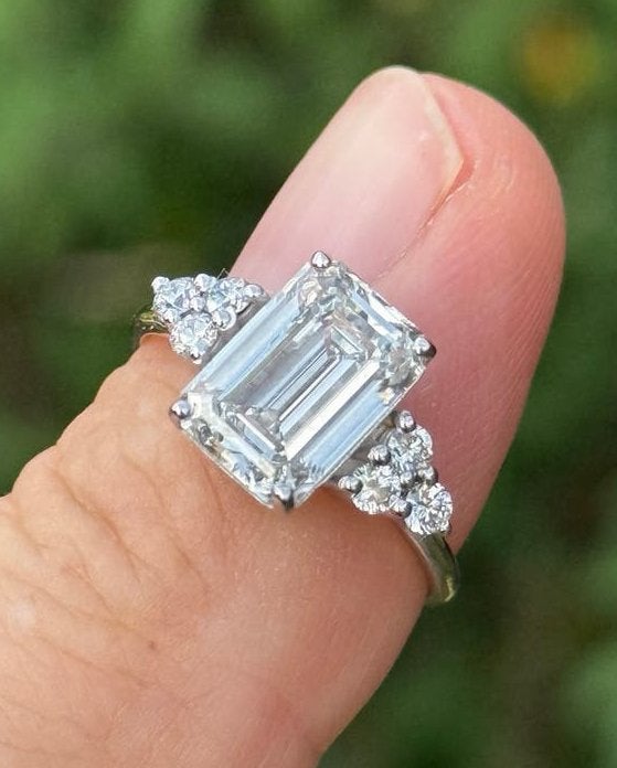 Schitterende 3.38ct Smaragd Diamant Ring 14k Witgoud, Nieuw, Ophalen of Verzenden, 17 tot 18, Met edelsteen