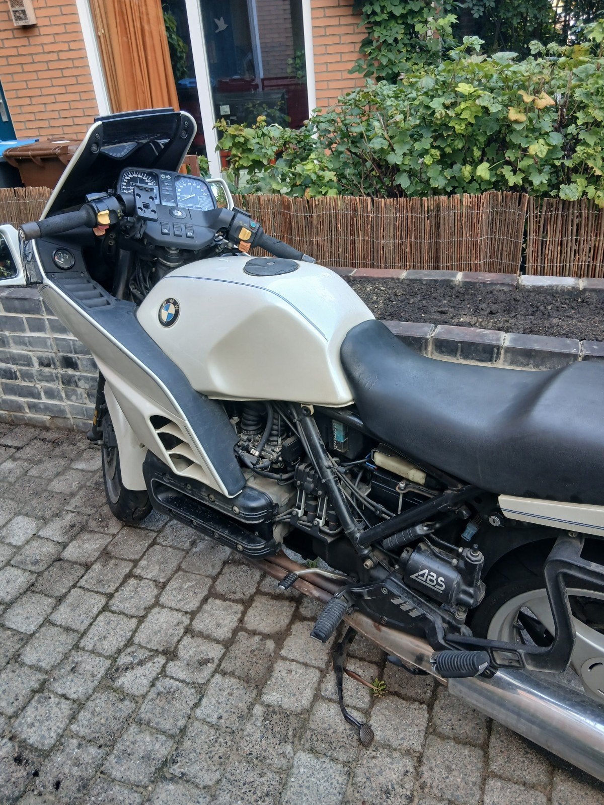 BMW K100RS 'The Flying Brick' uit 1990 - Voor de sleutelaar, Motoren, Cardan-aandrijving, 4 cilinders, Gebruikt, Particulier