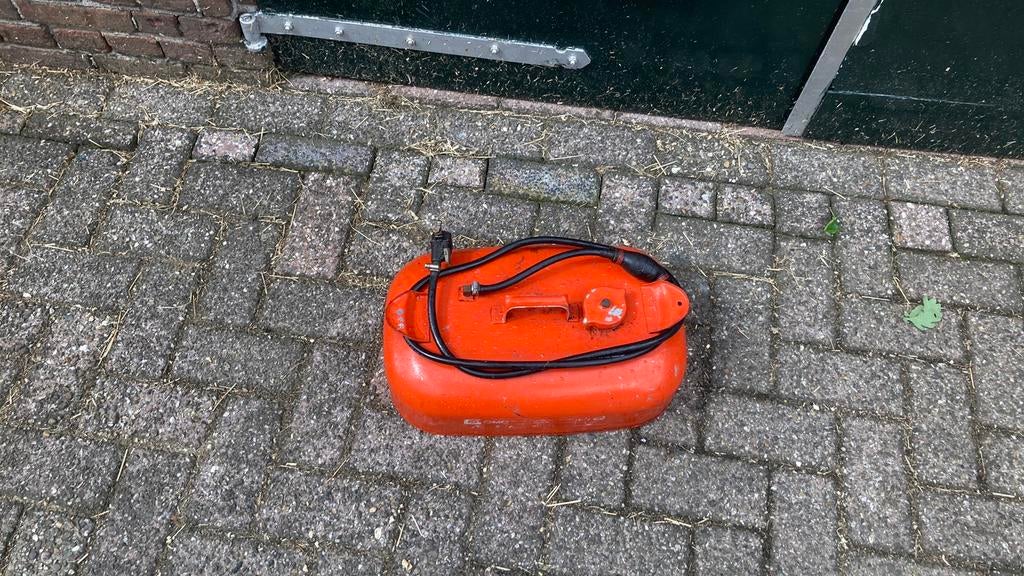 Te koop benzinetankje boot, Ophalen of Verzenden, Zo goed als nieuw, Overige typen