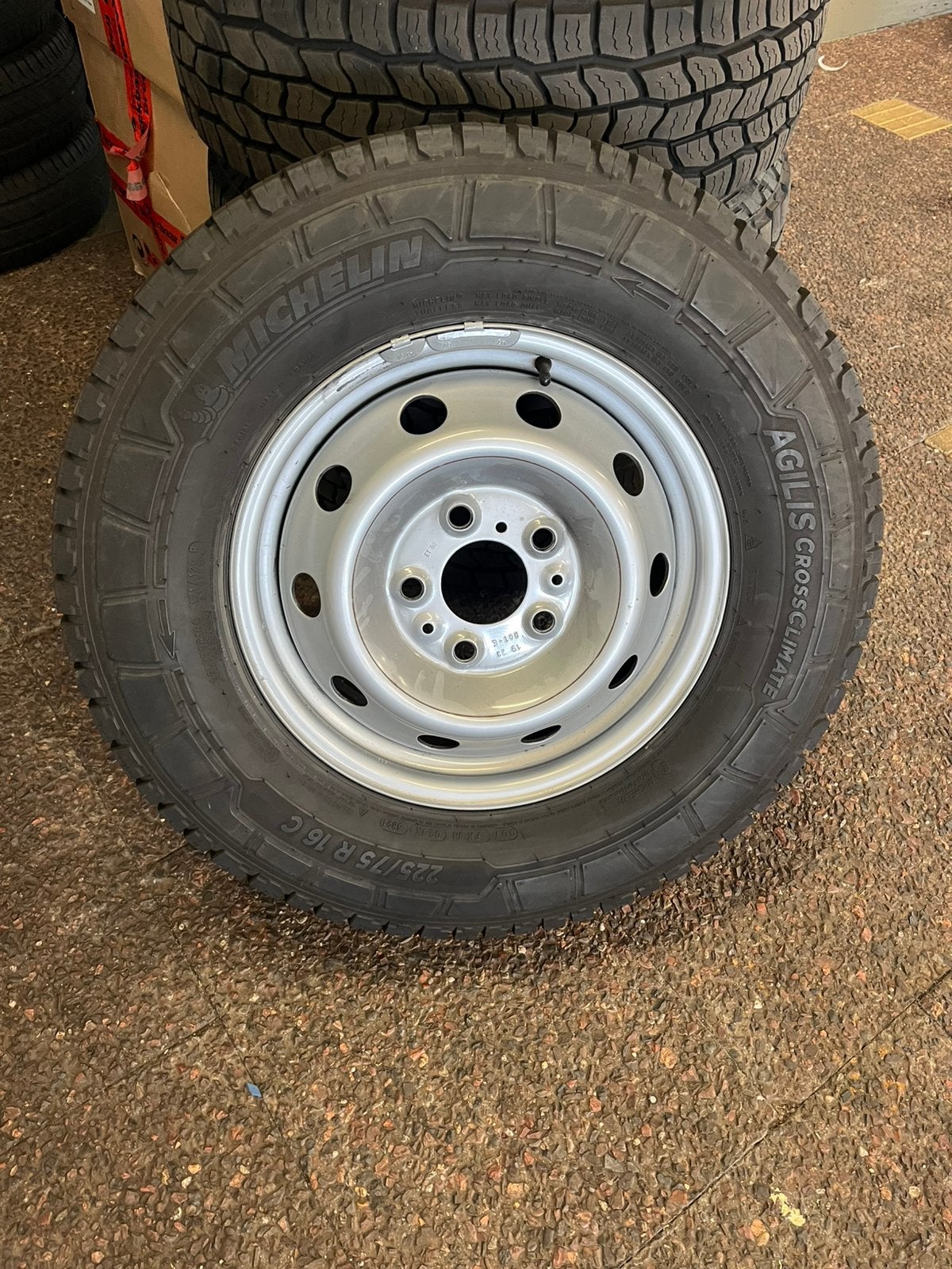 Reserve wiel met band Ducato 5x130  16 ins, Ophalen, Zo goed als nieuw