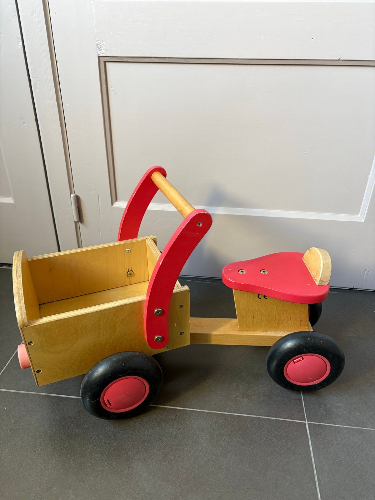 Houten loopfiets met karretje/bakfietsje, Ophalen, Zo goed als nieuw, Rij- of Hobbelspeelgoed