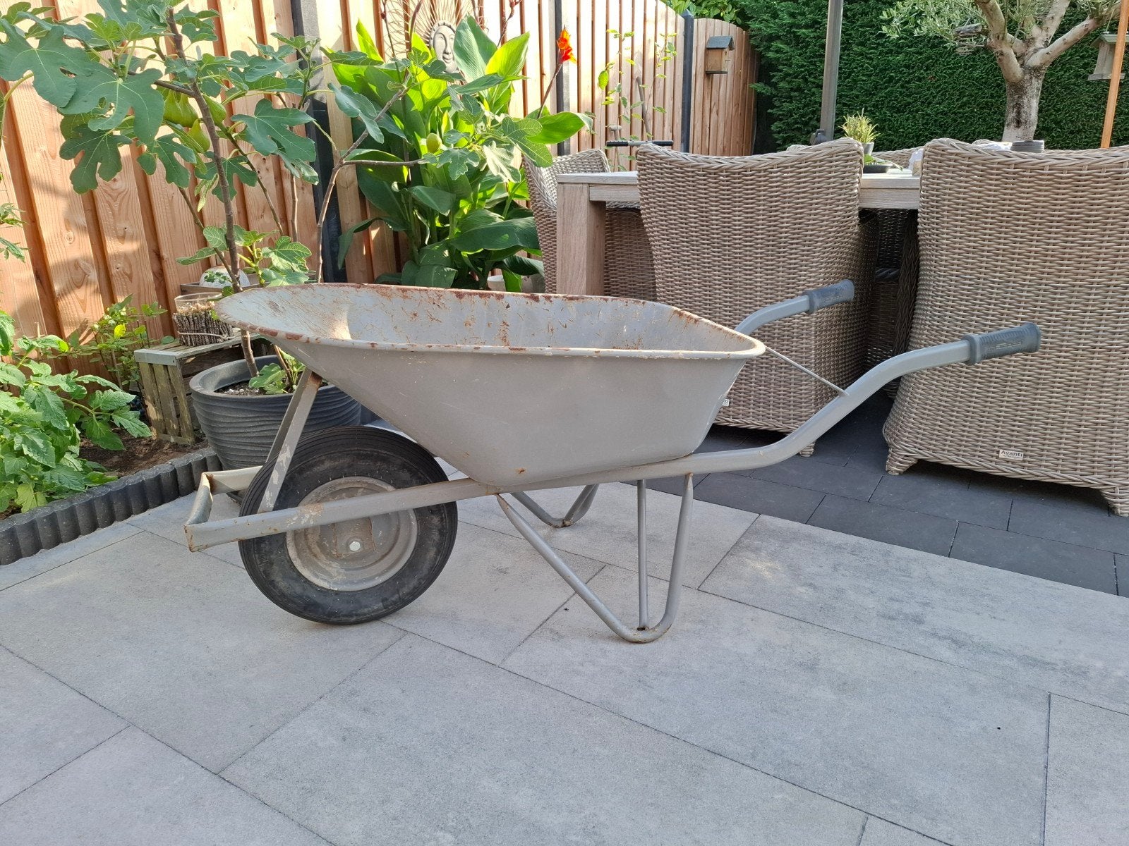 Matador kruiwagen - Gebruikt maar functioneel, Tuin en Terras, Kruiwagens, Ophalen, Matador, Handmatig, Gebruikt