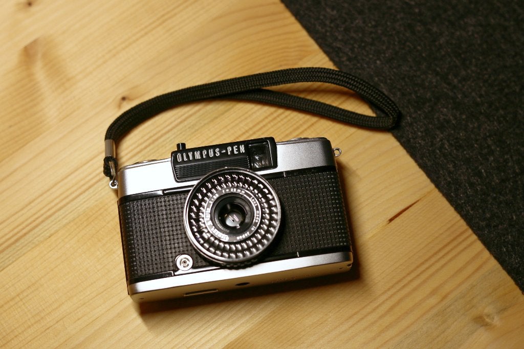 Olympus Pen EE-3 half-frame analoge camera, Audio, Tv en Foto, Fotocamera's Analoog, Ophalen of Verzenden, Gebruikt, Compact, Olympus