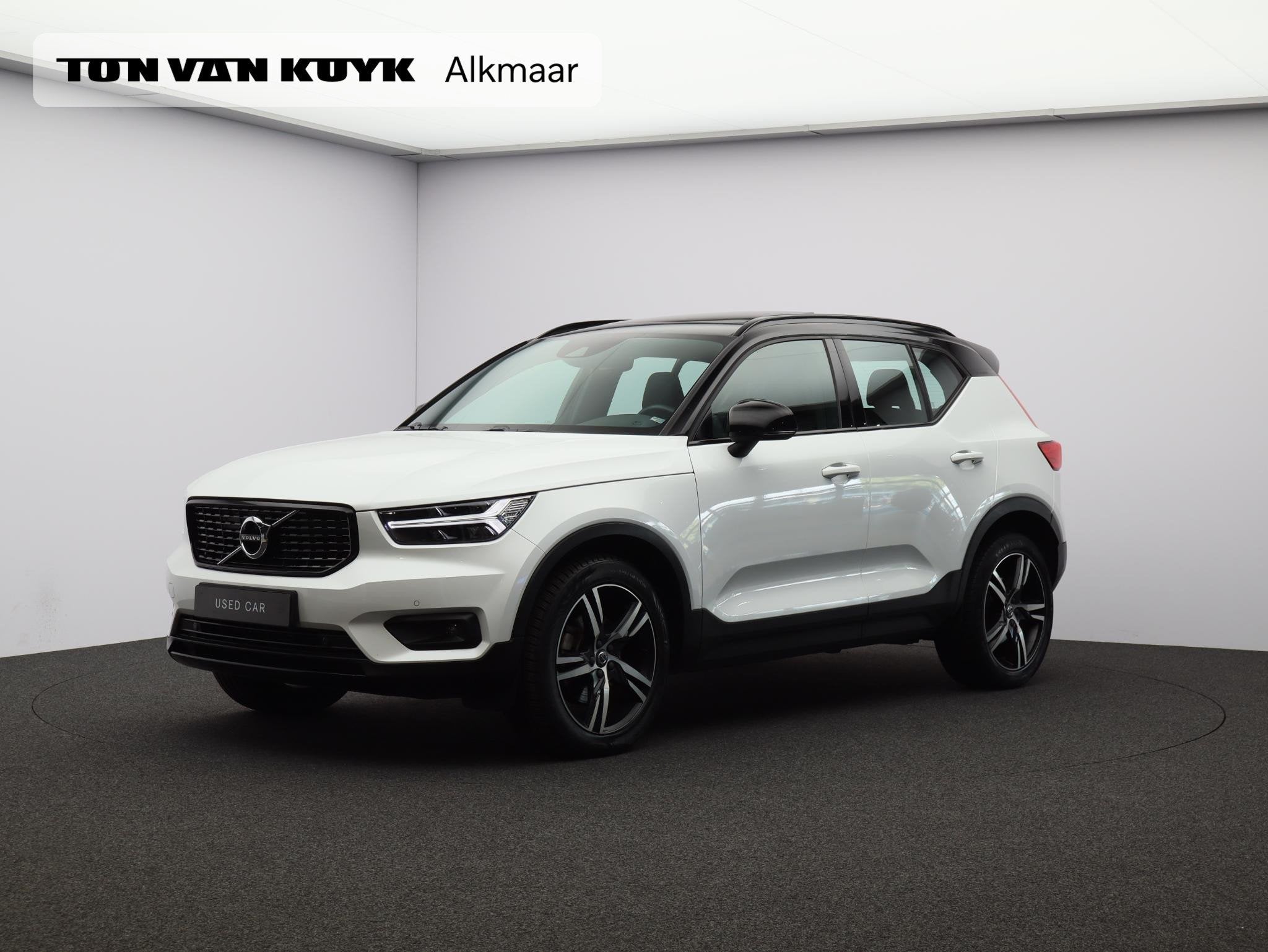 Volvo XC40 2.0 T4 R-Design / Trekhaak / Panoramadak / Stoelv