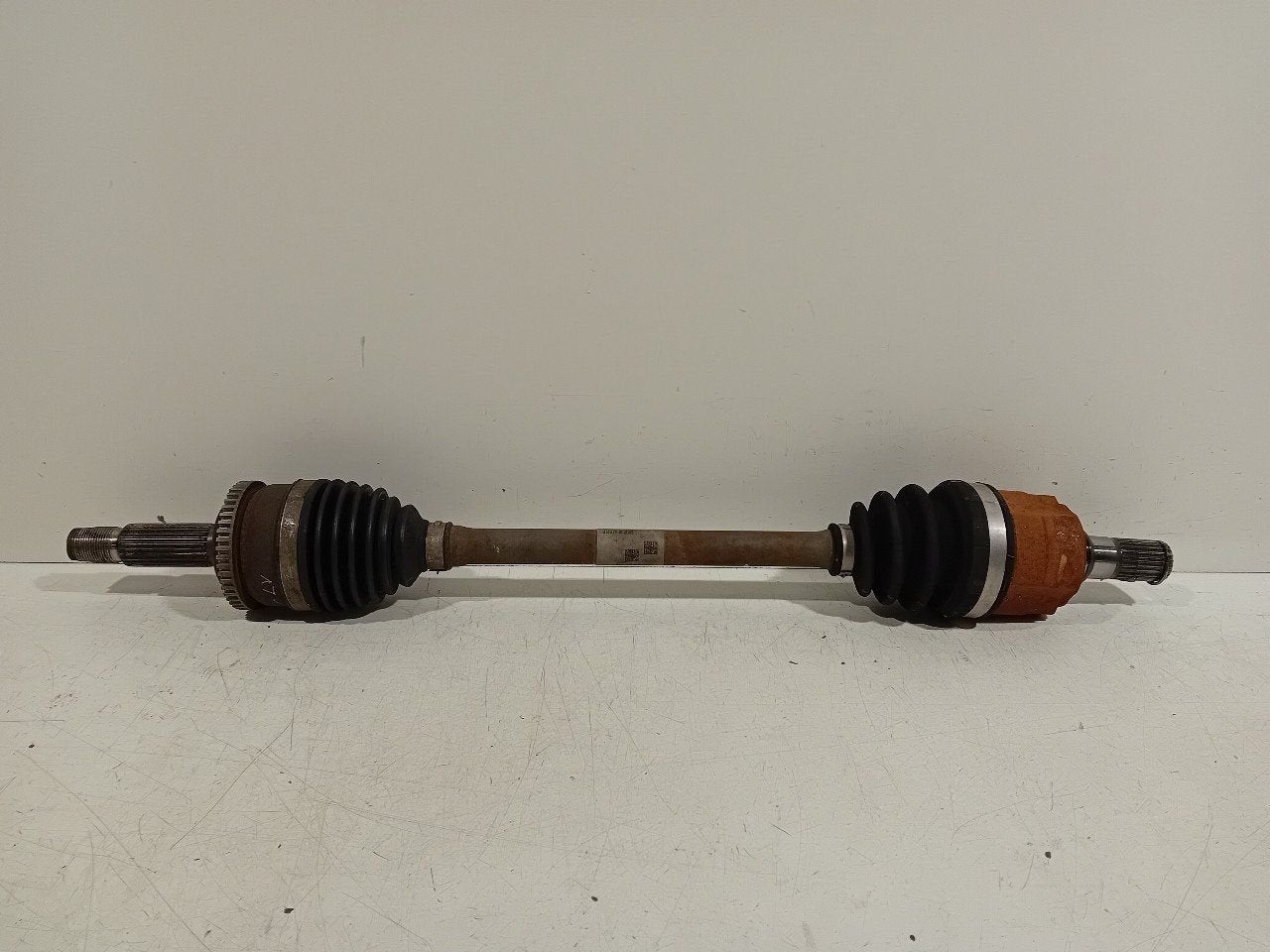 Aandrijfas links voor Hyundai i10, Onderdelen@venauto.nl, Van der Ven Autorecycling B.V., Gebruikt, Ettenseweg 76, 4706 PB Roosendaal, The Netherlands
