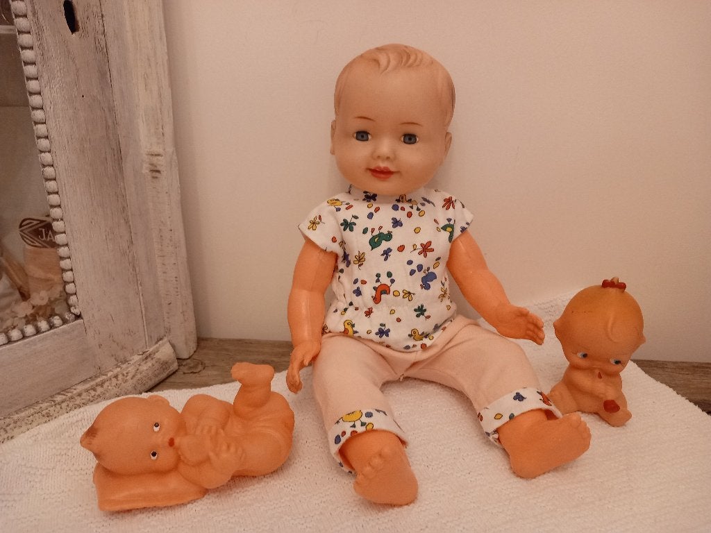 Lieve baby pop 37 cm.jaren 50., Verzamelen, Poppen, Ophalen of Verzenden, Zo goed als nieuw, Pop