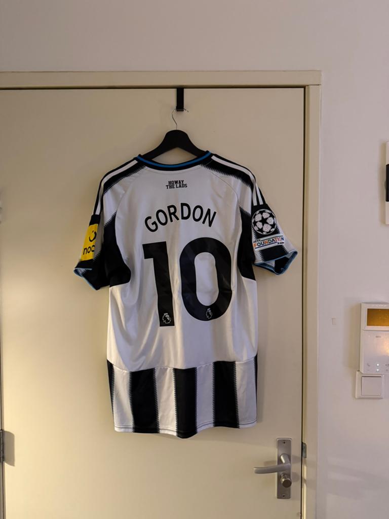 Newcastle United Thuisshirt 23/24 Gordon #10 Adidas Maat L, Maat L, Ophalen of Verzenden, Zo goed als nieuw, Shirt