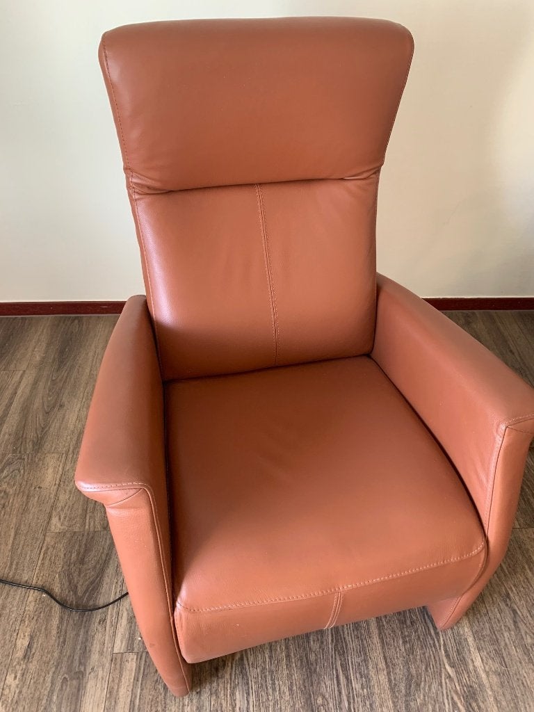 Prominent Relax/Sta-op stoel, Huis en Inrichting, Ophalen, Minder dan 50 cm, Minder dan 75 cm, Leer