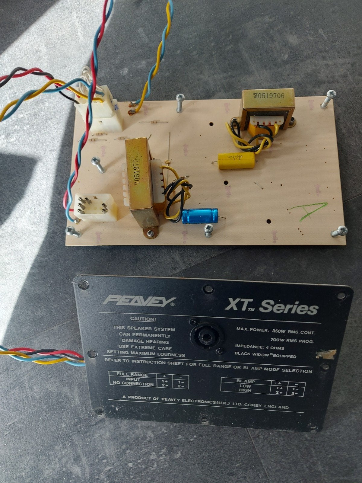 2 - 2weg filters peavey 1xt 4 ohm, Gebruikt, Overige typen, Ophalen of Verzenden, 150 watt of meer