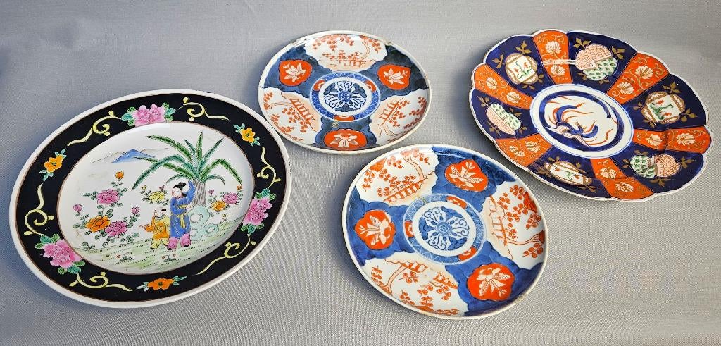 Set van 4 Antieke Japanse Borden (Imari & Yamatoku), Verzenden