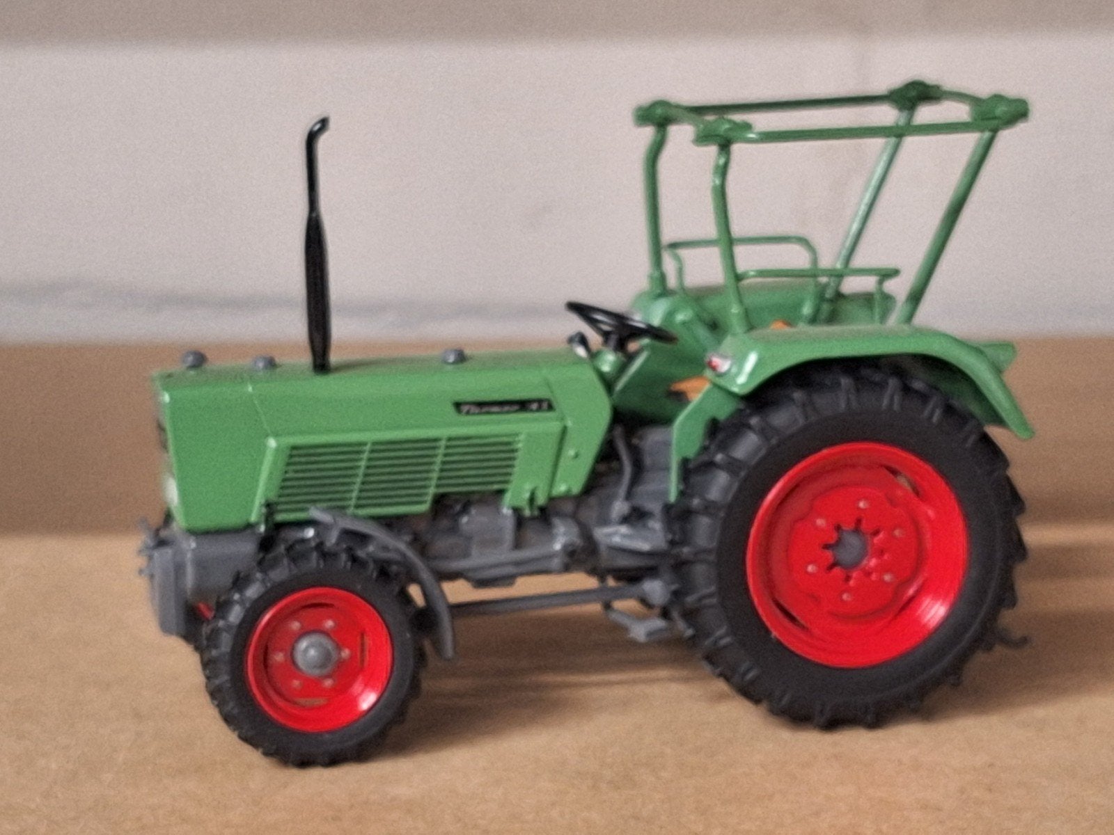 Fendt Farmer 4S met Rolbeugel, Hobby en Vrije tijd, Tractor of Landbouw, Ophalen of Verzenden, Zo goed als nieuw, UH