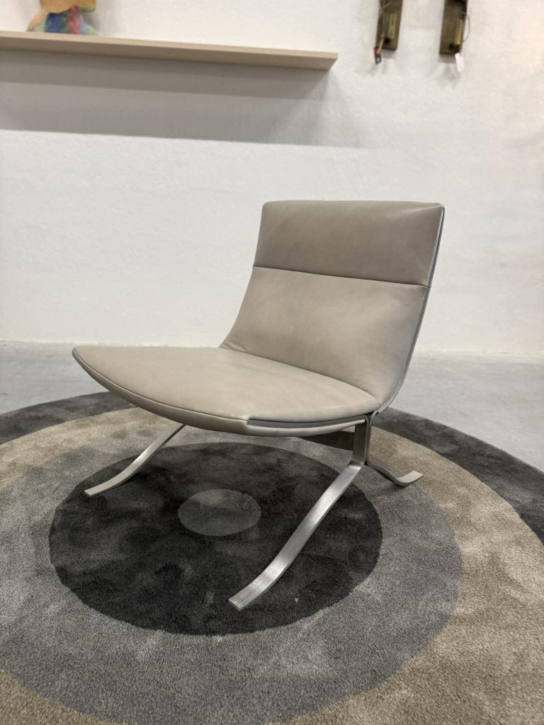 Nieuw Eyye Juno fauteuil grijs leer loxton design stoel, Huis en Inrichting, Fauteuils, Nieuw, 50 tot 75 cm, Leer, 75 tot 100 cm