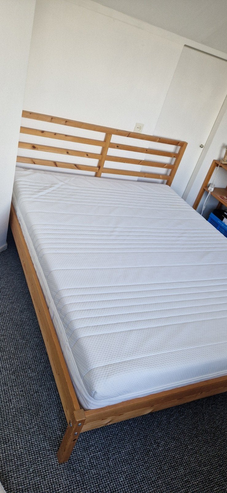 Ikea Tarva bed 160cm met Anneland matras en lattenbodems, Huis en Inrichting, Slaapkamer | Bedden, Ophalen, Bruin, Tweepersoons