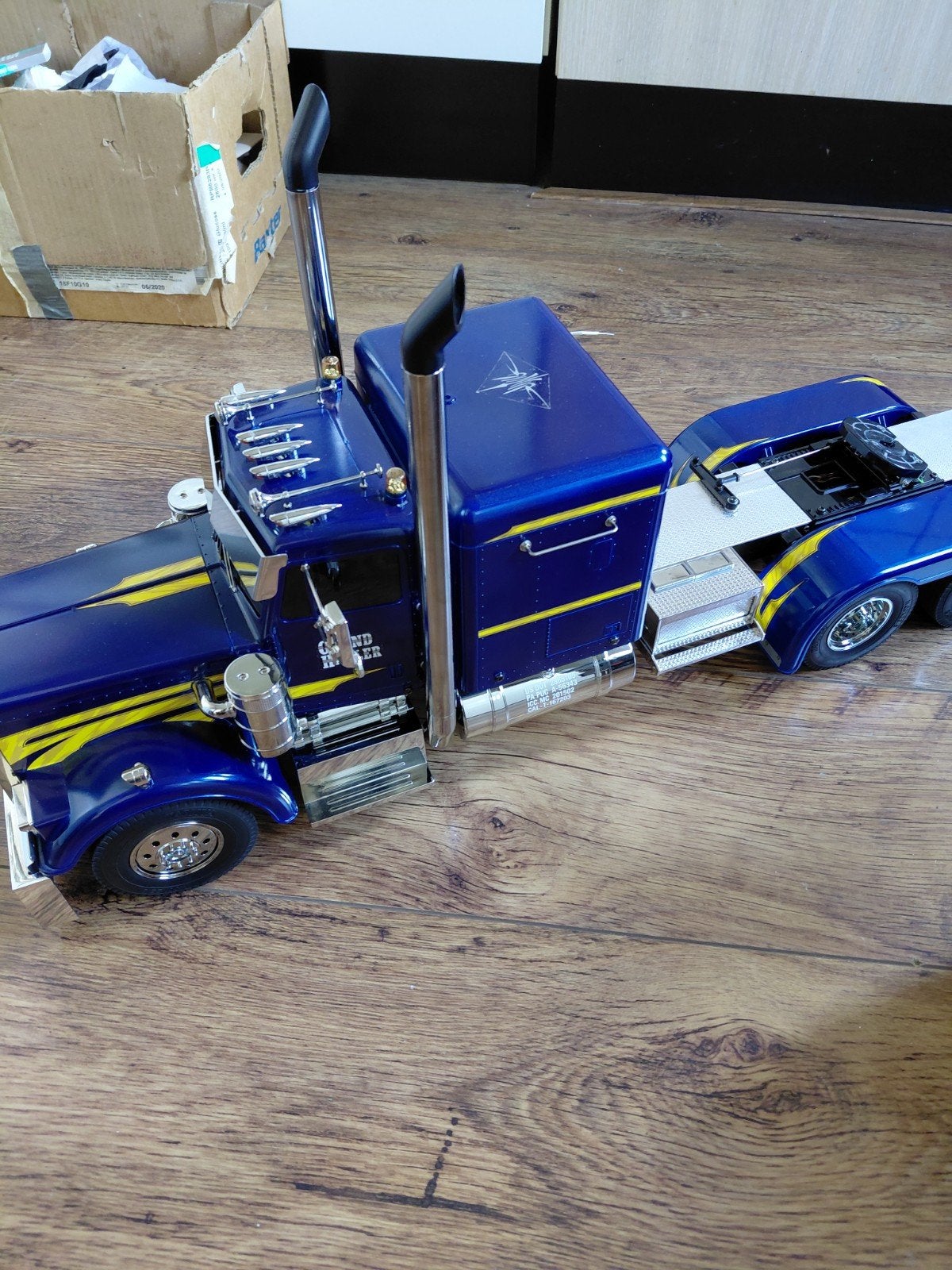 Rc truck met trailer., Hobby en Vrije tijd, Modelbouw | Radiografisch | Auto's, Ophalen, Schaal 1:14