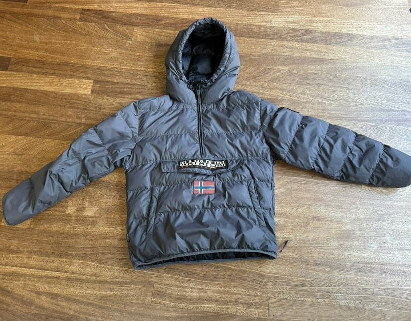 Napapijri winterjas Anorak mt M, Ophalen, Zo goed als nieuw, Maat 38/40 (M), Grijs