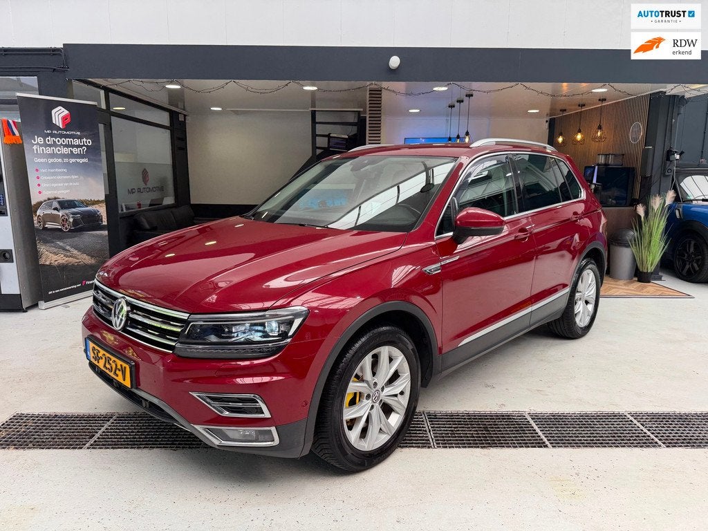 Volkswagen Tiguan 2.0 TDI 240PK DSG 4Motion Highline|Memory|, Auto's, Volkswagen, Automaat, Gebruikt, 2500 kg, Leder