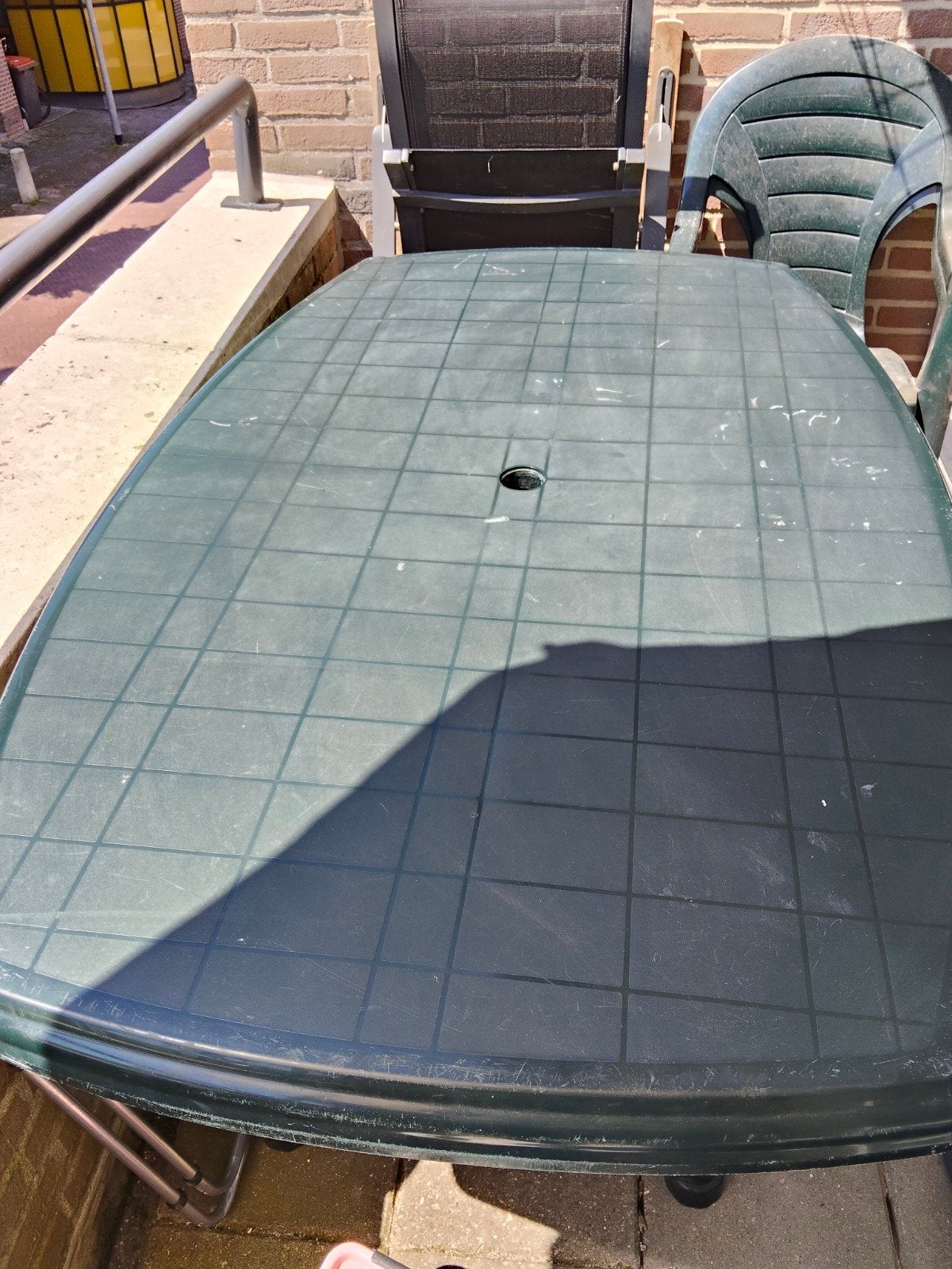 Gebruikte tuin tafel, met gebruiks sporen, Ophalen of Verzenden, Gebruikt, Rechthoekig, Kunststof