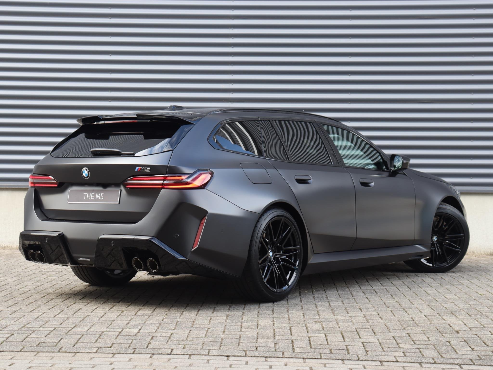 BMW M5 Touring | M Drivers Pack | Panodak | Trekhaak | Drivi, Automaat, Elektrische stoelverstelling, 4395 cc, 135 min